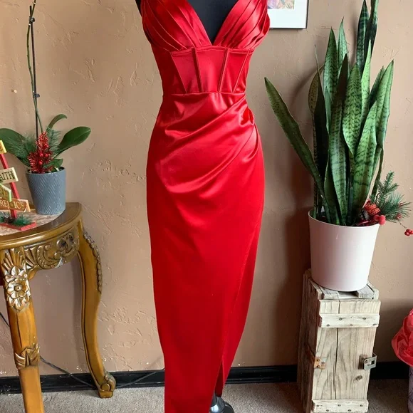 Red Satin Evening Gown NWT Size Large - Picture 11 of 14